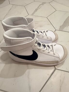 Nike Blazer Mid '77 (PS) Sneakers